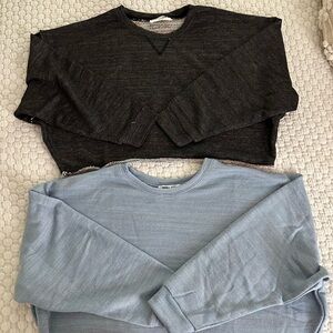 Set of Two Crewneck Sweaters - Black and Light Blue